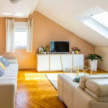 Apartamento 2 Bedroom Dina -